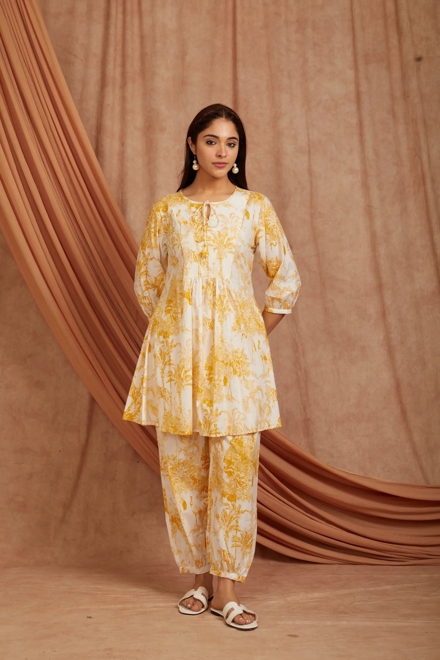 White Yellow Printed Cotton Kurta with Pants - Set of 2
