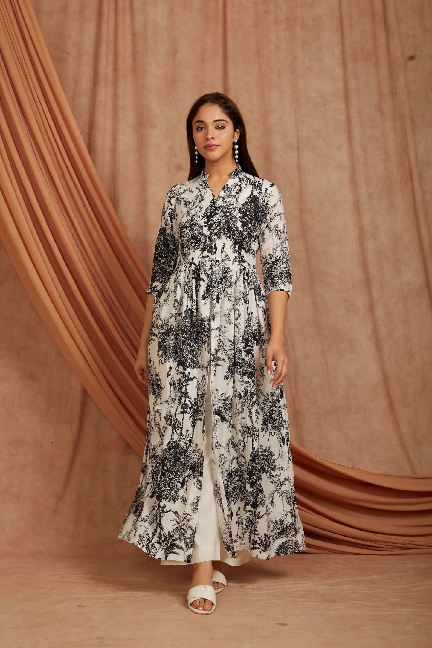 White Black Printed Cotton Kurta with Pants - Set of 2