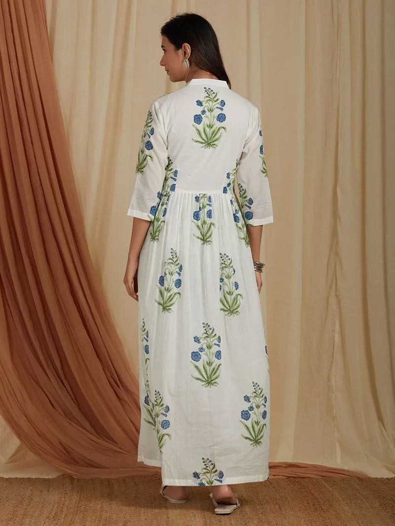 model wearing SIVI hand block printed set