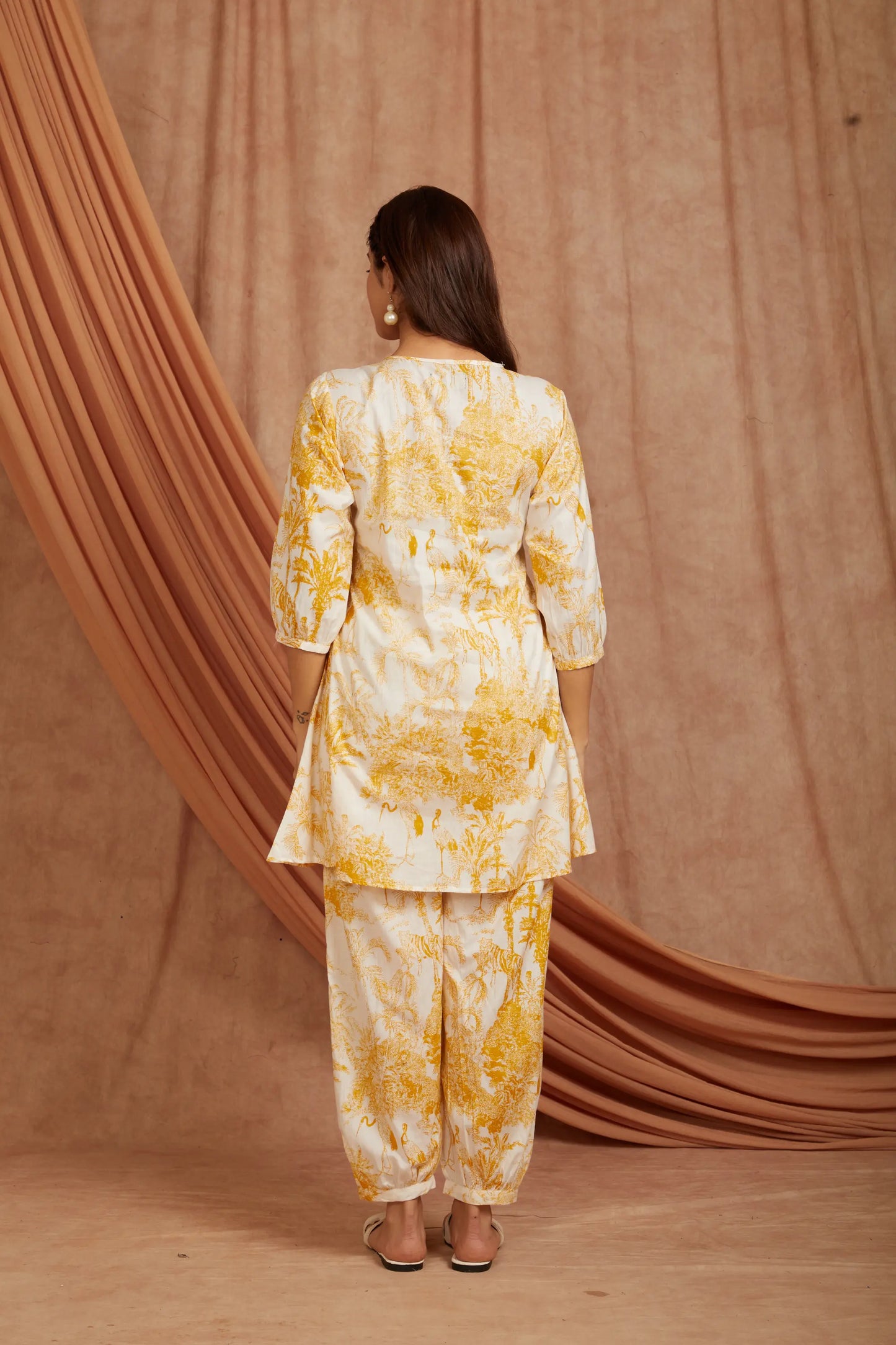 White Yellow Printed Cotton Kurta with Pants - Set of 2