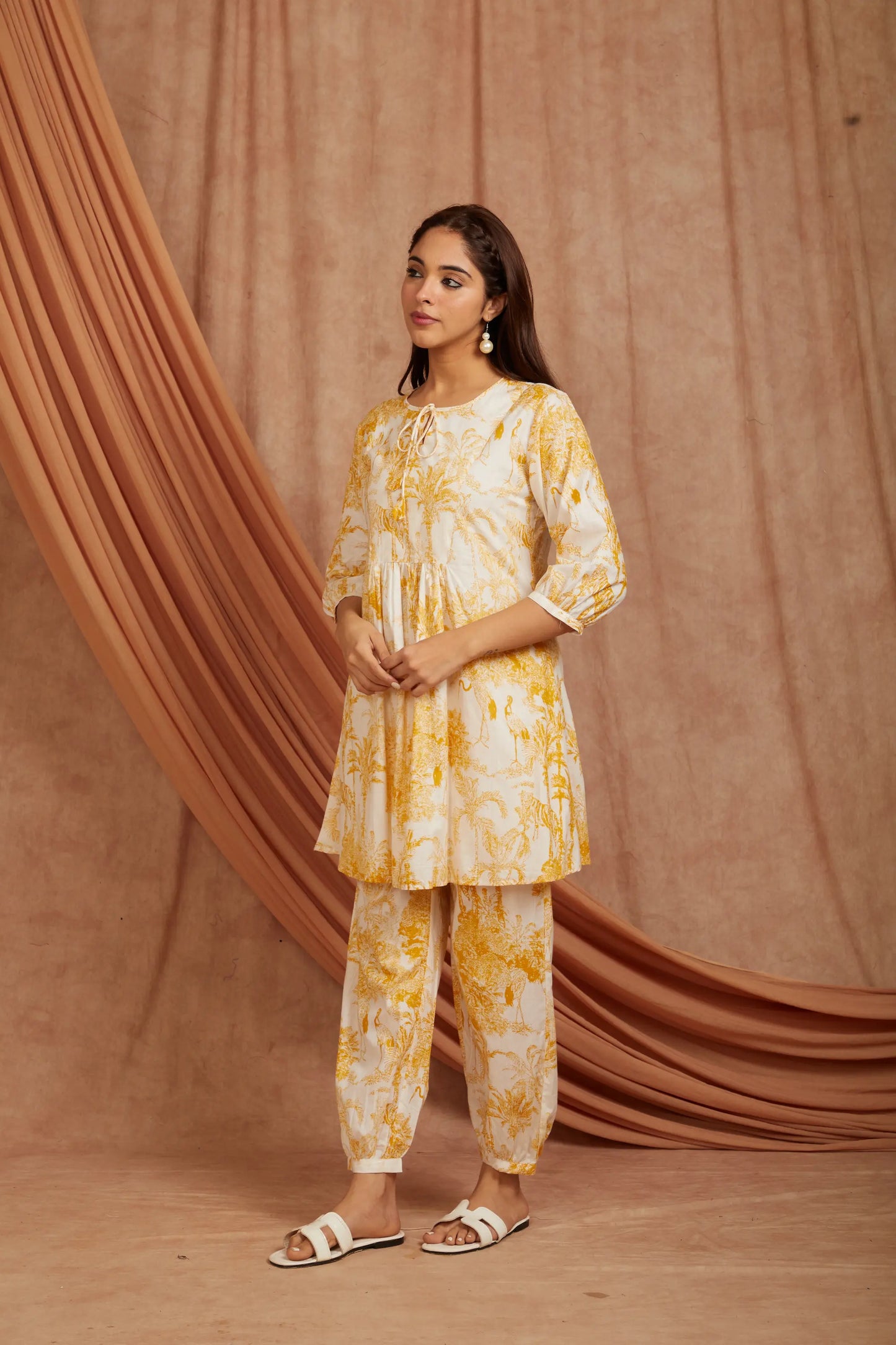 White Yellow Printed Cotton Kurta with Pants - Set of 2