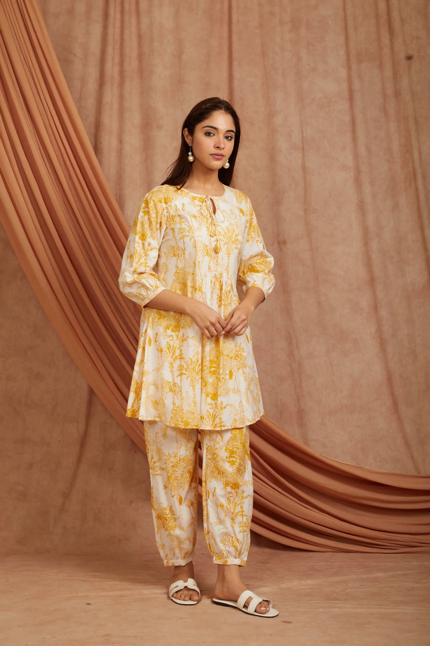 White Yellow Printed Cotton Kurta with Pants - Set of 2