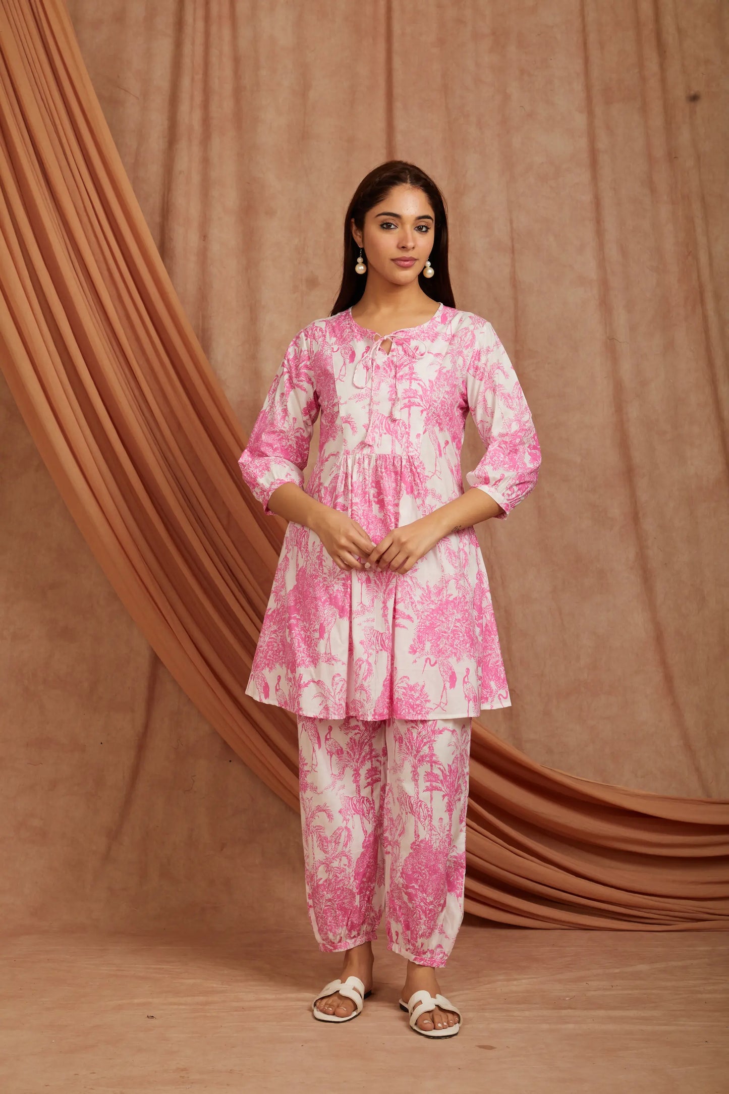 White Pink Printed Cotton Kurta with Pants - Set of 2