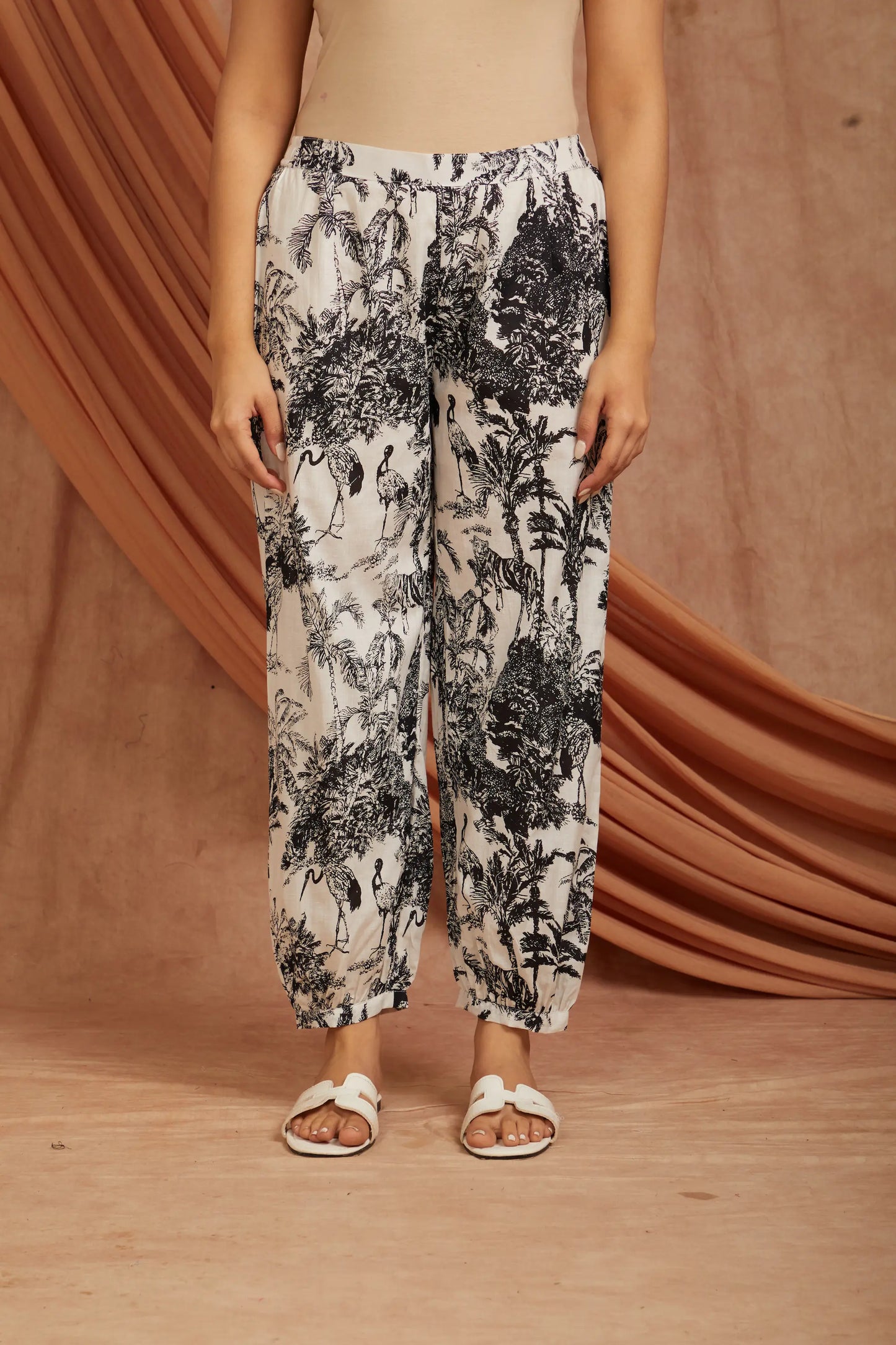 White Black Printed Cotton Kurta with Pants - Set of 2