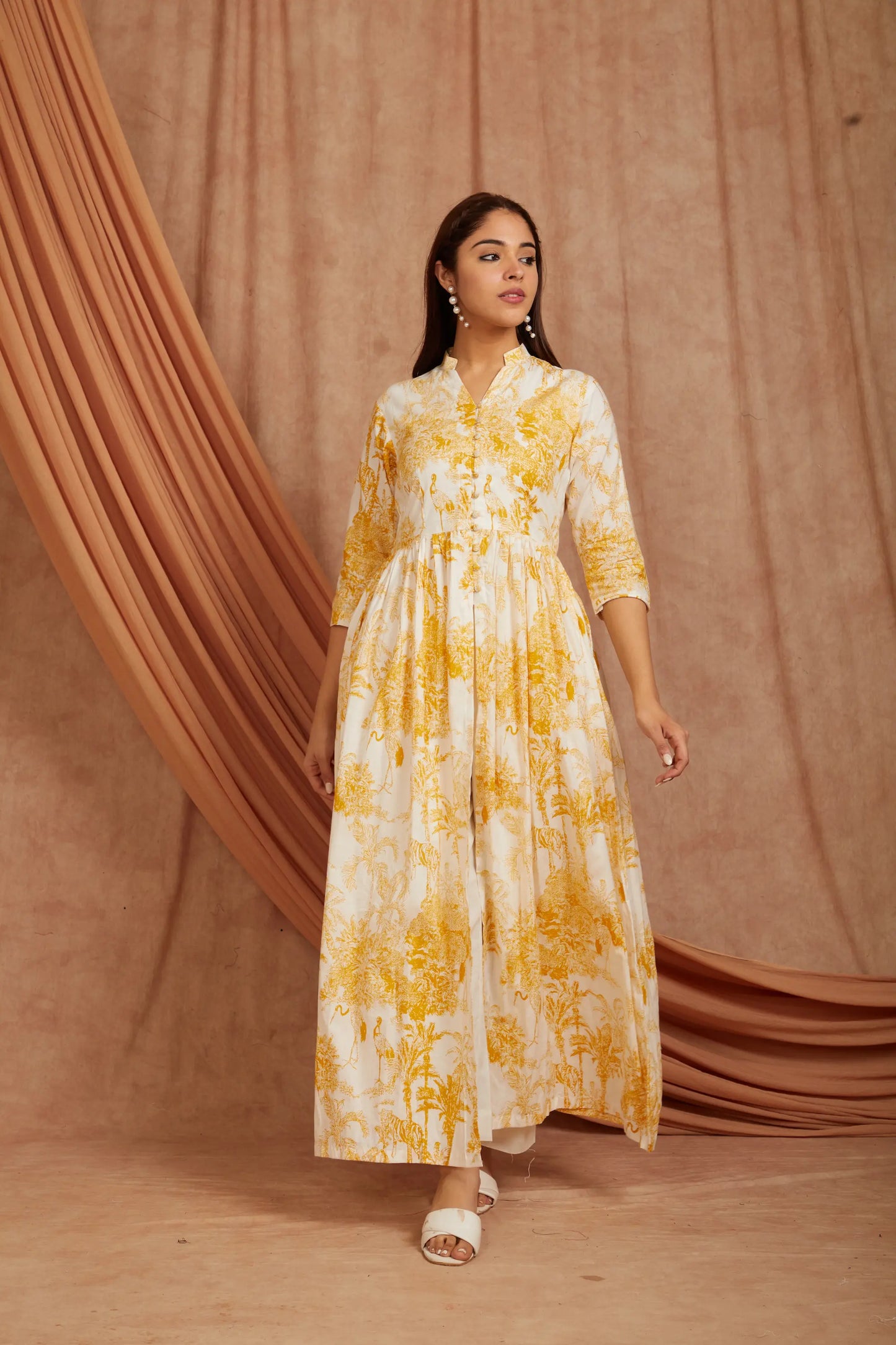 White Yellow Printed Cotton Kurta with Pants - Set of 2