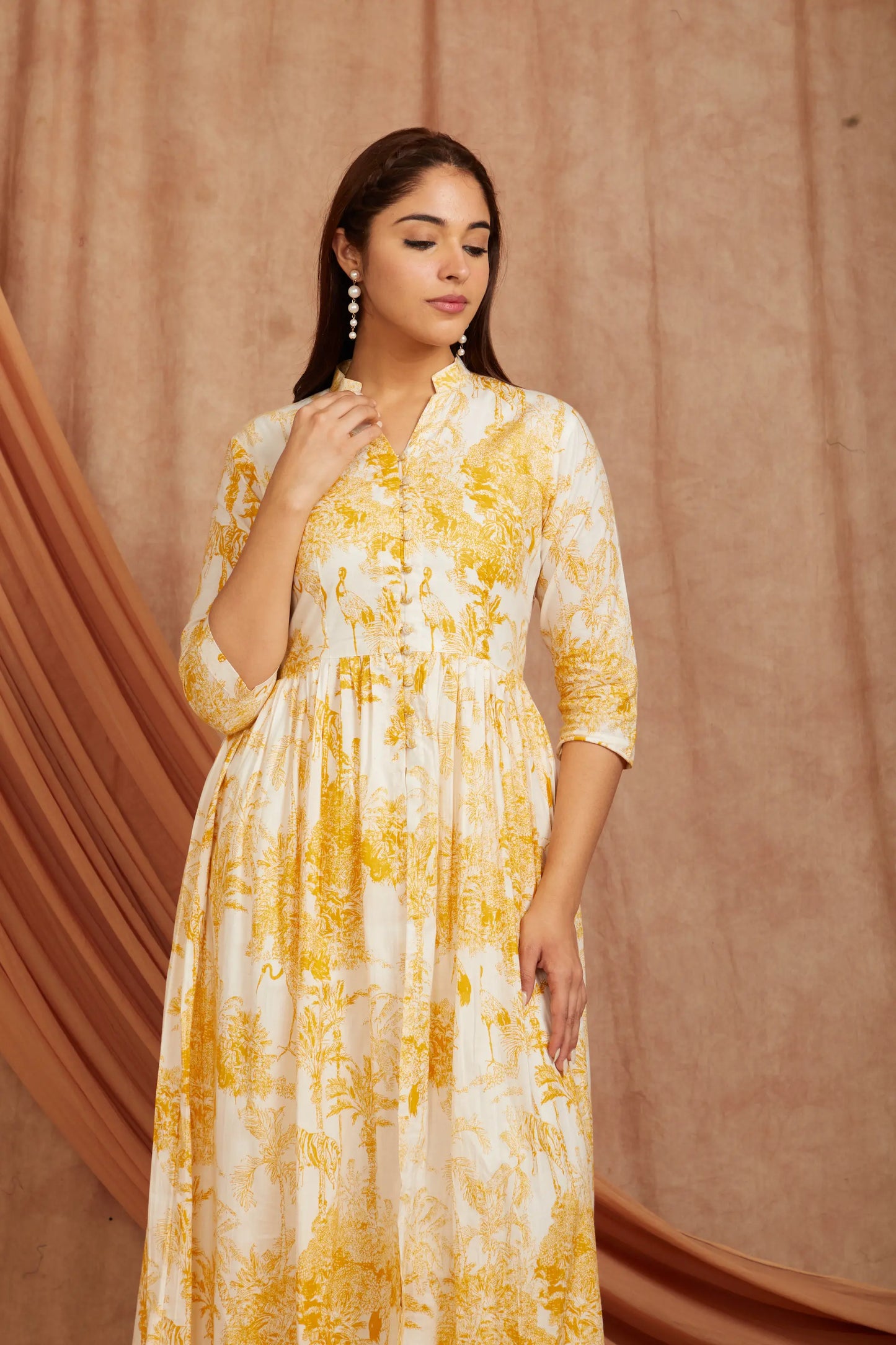 White Yellow Printed Cotton Kurta with Pants - Set of 2