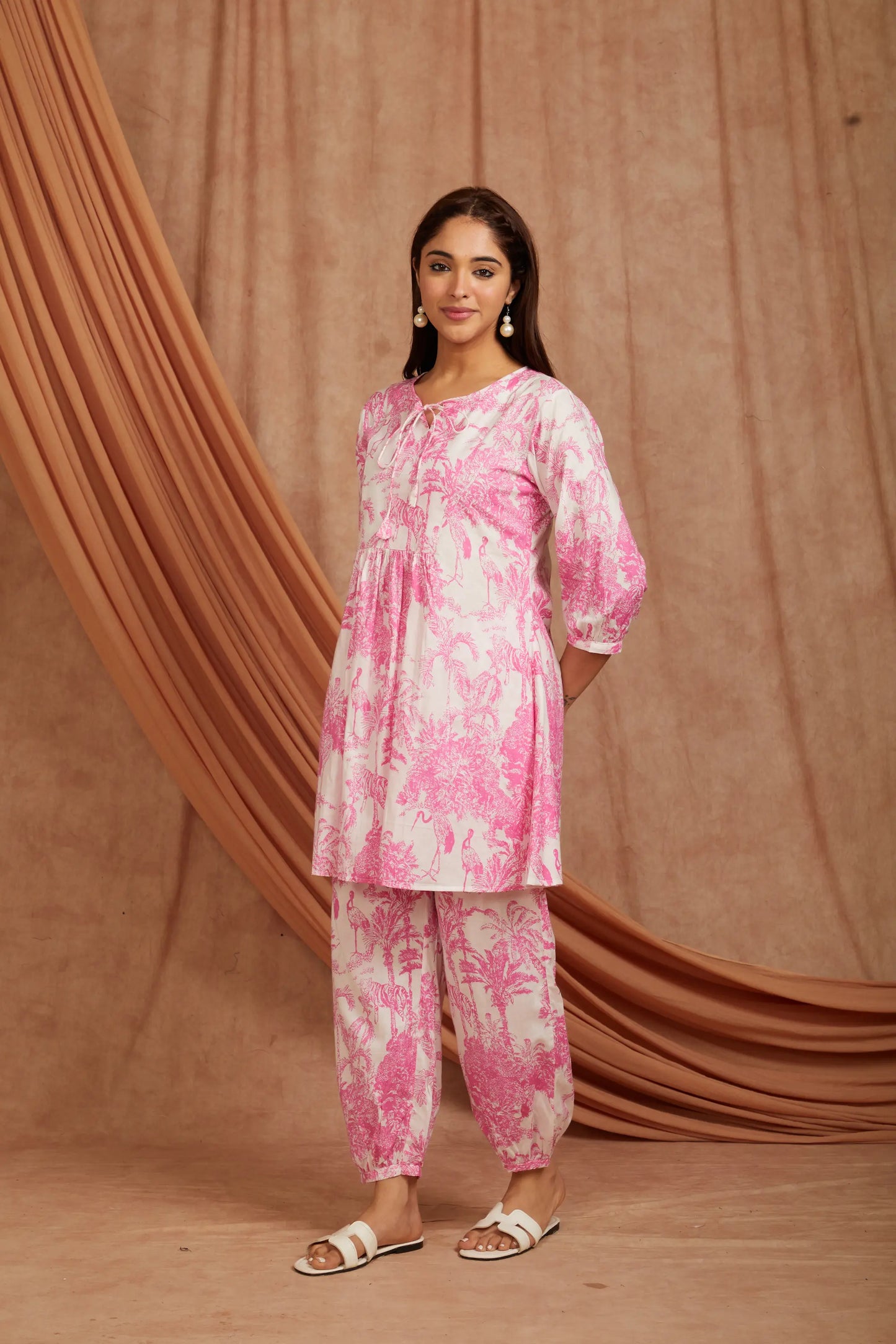 White Pink Printed Cotton Kurta with Pants - Set of 2