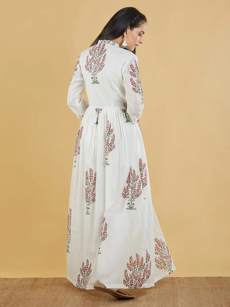 model wearing SIVI off‑white kurta palazzo set