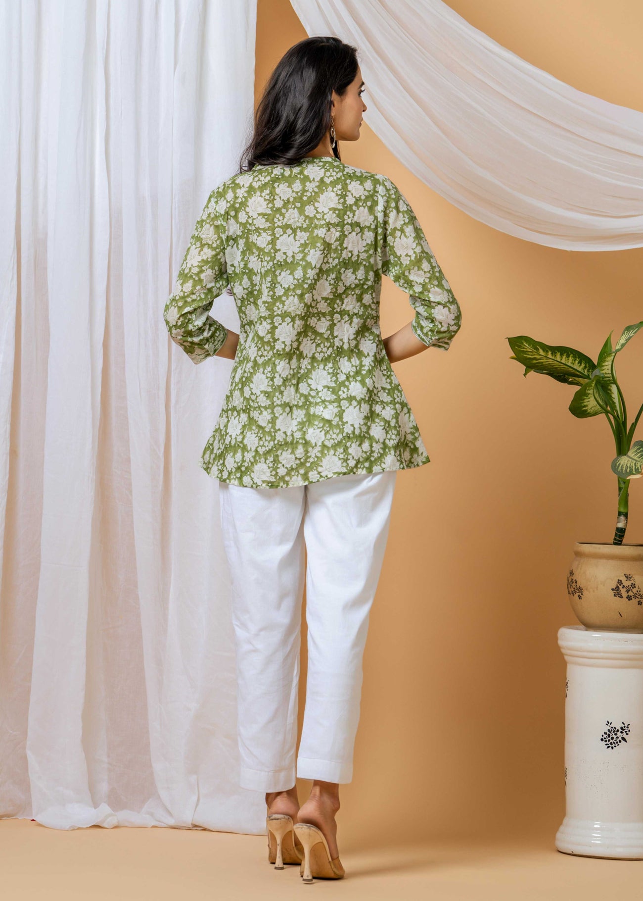 back view of cotton floral co-ord set