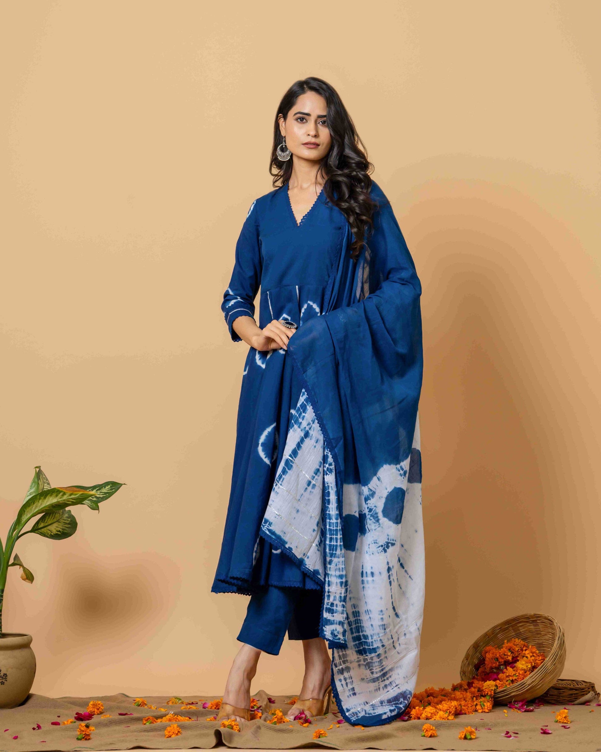 model wearing blue tie-dye suit set – SIVI Collection