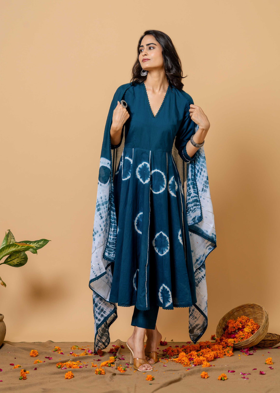 model wearing peacock blue tie-dye suit – SIVI