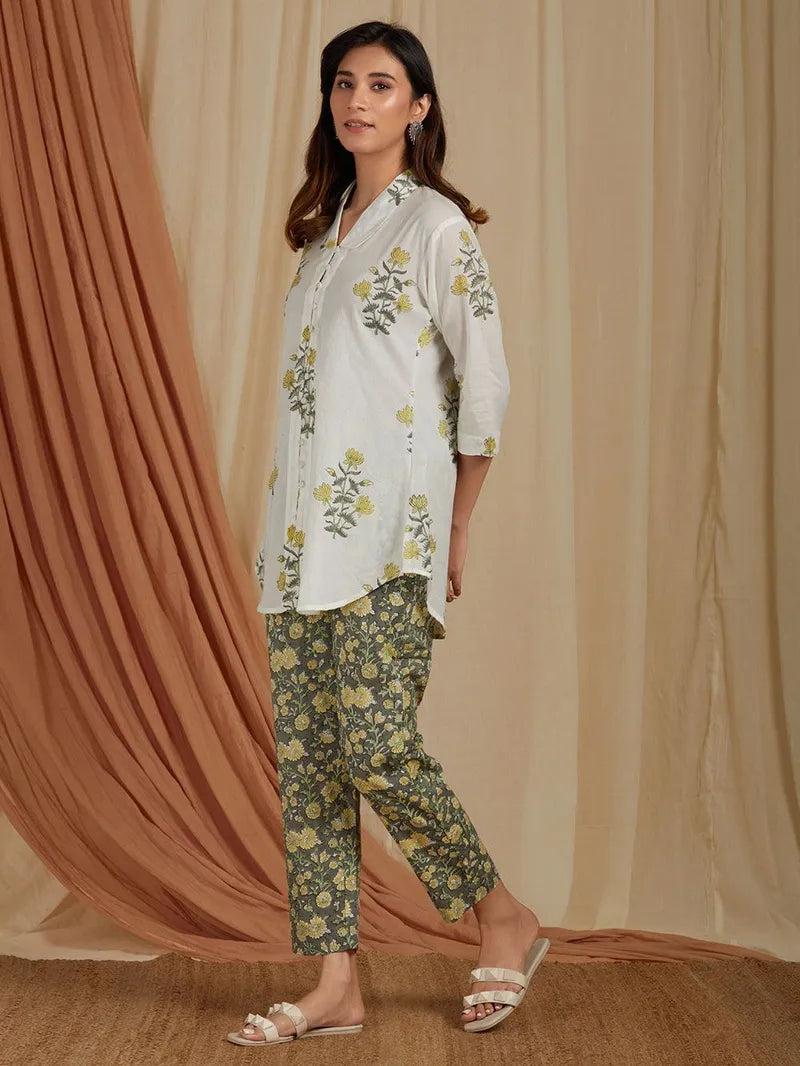 model in breathable off-white and yellow outfit – SIVI